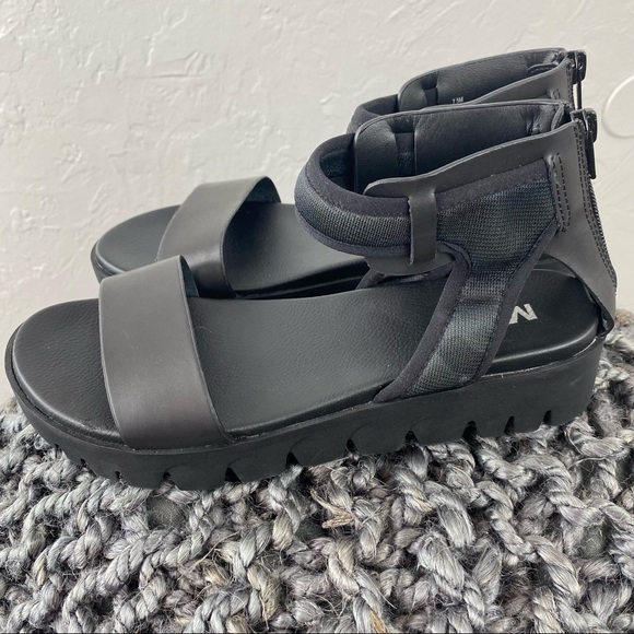 MIA Violla black/camo vegan leather platform sandal sz 7.5 - Picture 8 of 10